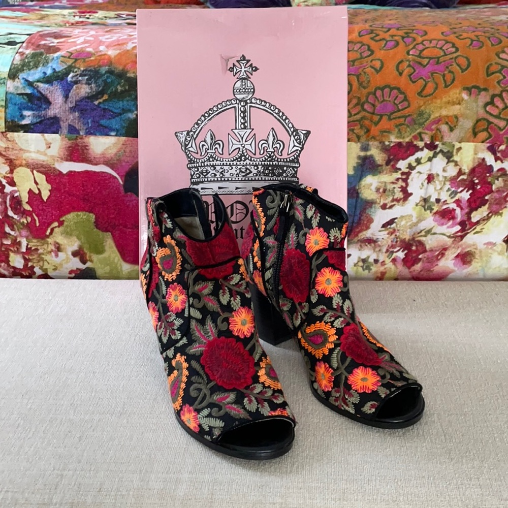 Crown Vintage Embroidered Open Toe Ankle Booties